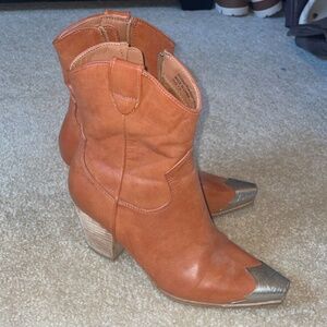 Women’s boots